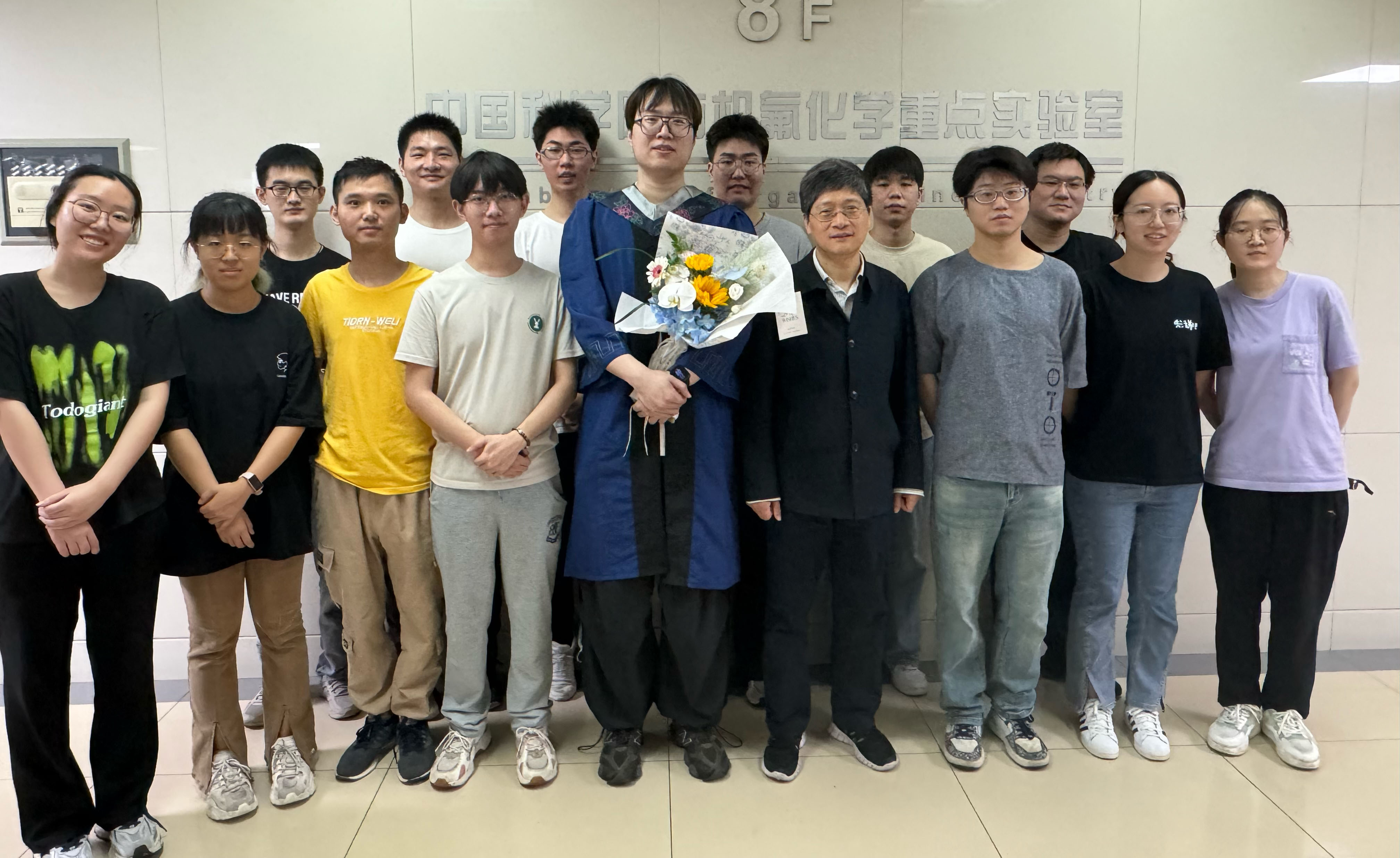 <a href='./picnews/202407/t20240701_7205495.html' target='_blank'><h4>熱烈祝賀王征以及今年畢業(yè)的黎瑞、錢柏宇、張雅菡、湯蔚穎！</h4> <p>祝愿順順利利！前程似錦！也盼望今后你們能?；亍凹摇笨纯?！</p></a>